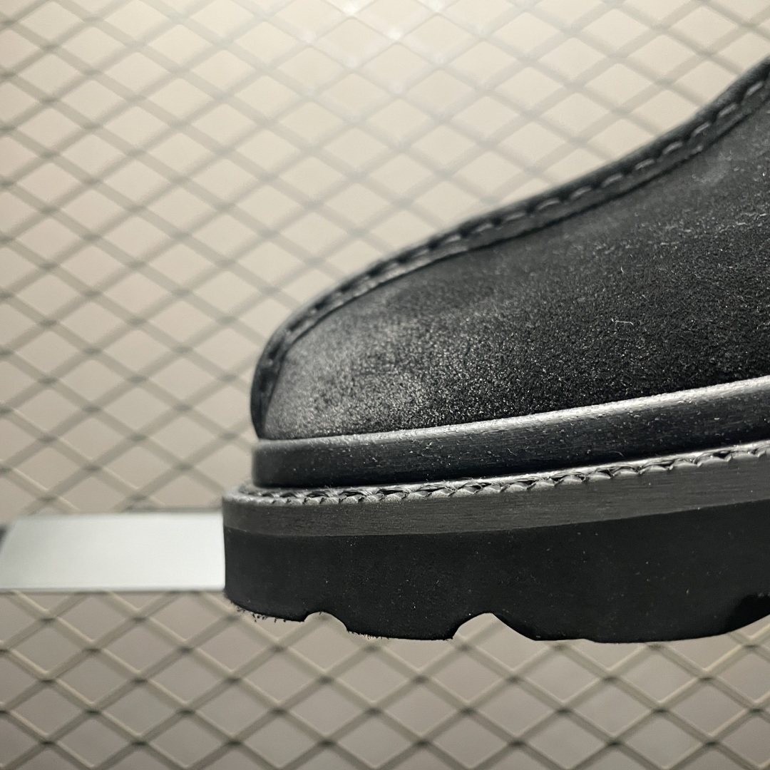 图片[6]-UGG Tasman Lug 2025 新款 塔斯曼系列男鞋 1166913 鞋面采用牛剖层 内里透气网面 传统Eva轻翼大底 档次与舒适并存 一脚蹬设计 穿脱自如 搭配阔腿工装 美式复古巴恩风 鞋头有油蜡做旧感 潮范轻松拿捏 内增加绒鞋垫一副（售后需配件齐全）尺码：40 41 42 43 44-选品中心