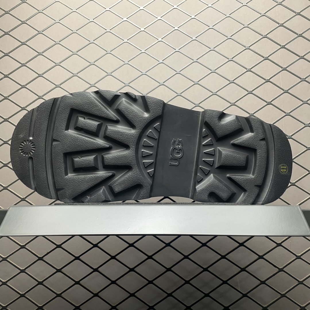 图片[5]-UGG Tasman Lug 2025 新款 塔斯曼系列男鞋 1166913 鞋面采用牛剖层 内里透气网面 传统Eva轻翼大底 档次与舒适并存 一脚蹬设计 穿脱自如 搭配阔腿工装 美式复古巴恩风 鞋头有油蜡做旧感 潮范轻松拿捏 内增加绒鞋垫一副（售后需配件齐全）尺码：40 41 42 43 44-选品中心