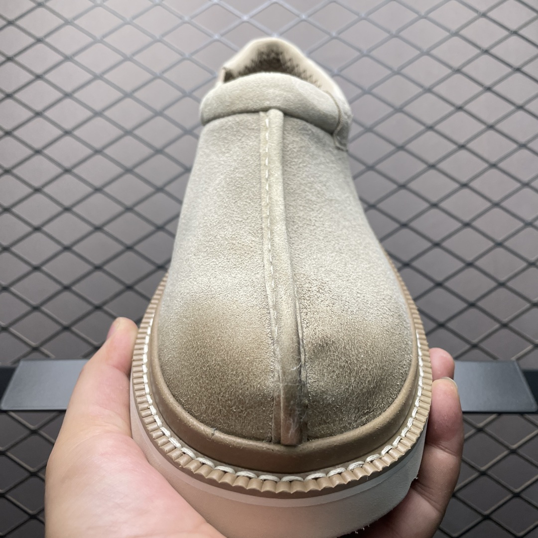 图片[9]-UGG Tasman Lug 2025 新款 塔斯曼系列男鞋 1166913 鞋面采用牛剖层 内里透气网面 传统Eva轻翼大底 档次与舒适并存 一脚蹬设计 穿脱自如 搭配阔腿工装 美式复古巴恩风 鞋头有油蜡做旧感 潮范轻松拿捏 内增加绒鞋垫一副（售后需配件齐全）尺码：40 41 42 43 44-选品中心