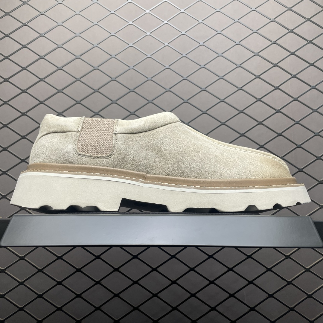 图片[3]-UGG Tasman Lug 2025 新款 塔斯曼系列男鞋 1166913 鞋面采用牛剖层 内里透气网面 传统Eva轻翼大底 档次与舒适并存 一脚蹬设计 穿脱自如 搭配阔腿工装 美式复古巴恩风 鞋头有油蜡做旧感 潮范轻松拿捏 内增加绒鞋垫一副（售后需配件齐全）尺码：40 41 42 43 44-选品中心