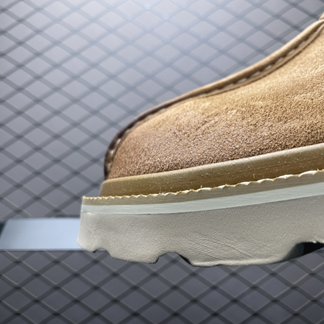 图片[6]-UGG Tasman Lug 2025 新款 塔斯曼系列男鞋 1166913 鞋面采用牛剖层 内里透气网面 传统Eva轻翼大底 档次与舒适并存 一脚蹬设计 穿脱自如 搭配阔腿工装 美式复古巴恩风 鞋头有油蜡做旧感 潮范轻松拿捏 内增加绒鞋垫一副（售后需配件齐全）尺码：40 41 42 43 44-选品中心