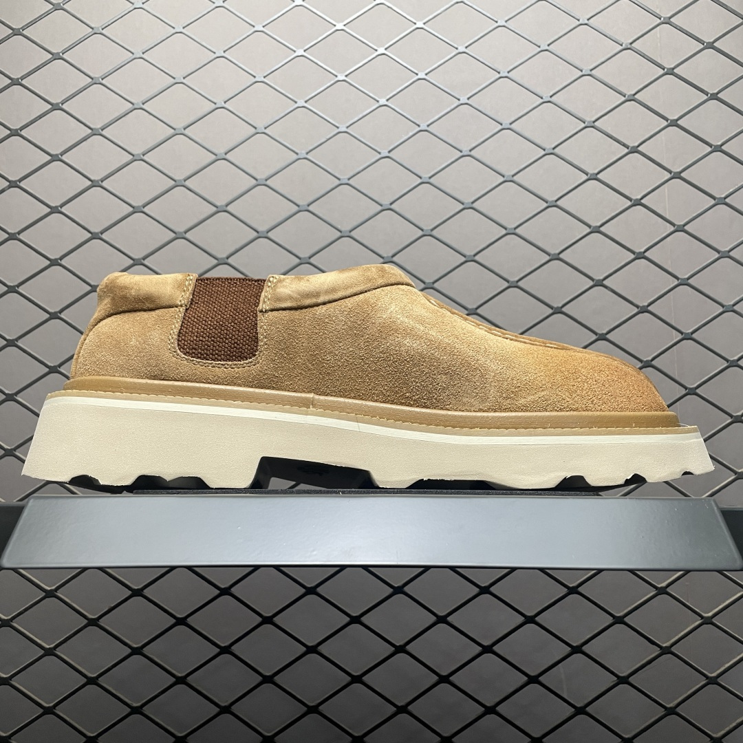 图片[3]-UGG Tasman Lug 2025 新款 塔斯曼系列男鞋 1166913 鞋面采用牛剖层 内里透气网面 传统Eva轻翼大底 档次与舒适并存 一脚蹬设计 穿脱自如 搭配阔腿工装 美式复古巴恩风 鞋头有油蜡做旧感 潮范轻松拿捏 内增加绒鞋垫一副（售后需配件齐全）尺码：40 41 42 43 44-选品中心