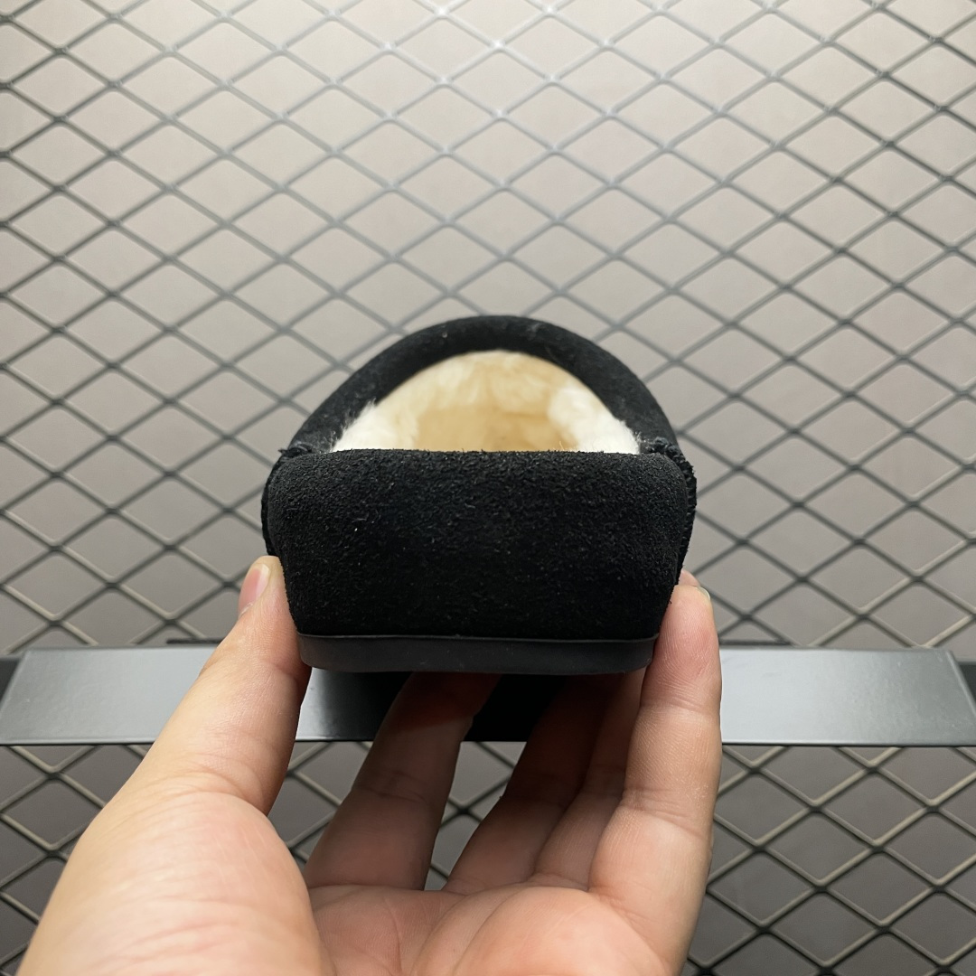 图片[2]-X1版 UGG Elea Slip-On 轻薄一脚蹬 1171390 居家 办公室 空调房室内 易搭配超时髦大长腿福利款 鞋头到鞋垫真羊皮毛一体 带防水工艺 区别市面任何版本 独立原版开发大底 羊绒鞋垫 冬季保暖外出 家居都是很适合的选择 近年uug推出款式系列 局部偏向年轻消费者喜好 也走到时尚潮流穿搭的前沿 鞋身材质 防泼水涂层翻毛皮鞋面 17毫米UGGPURE植入式羊毛内底 轻便防滑舒适橡胶外底 全套包装 尺码： 35 36 37 38 39 40-选品中心