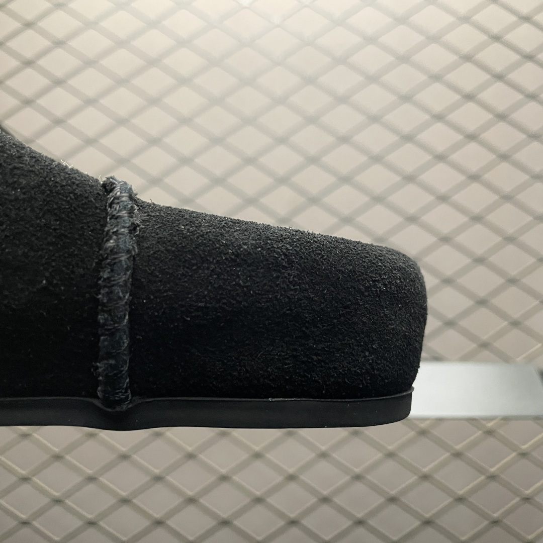 图片[4]-X1版 UGG Elea Slip-On 轻薄一脚蹬 1171390 居家 办公室 空调房室内 易搭配超时髦大长腿福利款 鞋头到鞋垫真羊皮毛一体 带防水工艺 区别市面任何版本 独立原版开发大底 羊绒鞋垫 冬季保暖外出 家居都是很适合的选择 近年uug推出款式系列 局部偏向年轻消费者喜好 也走到时尚潮流穿搭的前沿 鞋身材质 防泼水涂层翻毛皮鞋面 17毫米UGGPURE植入式羊毛内底 轻便防滑舒适橡胶外底 全套包装 尺码： 35 36 37 38 39 40-选品中心