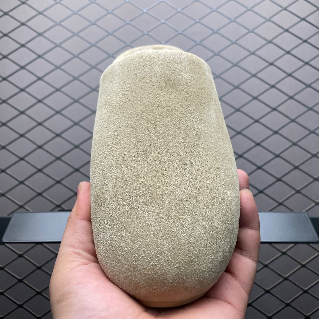 图片[9]-X1版 UGG Elea Slip-On 轻薄一脚蹬 1171390 居家 办公室 空调房室内 易搭配超时髦大长腿福利款 鞋头到鞋垫真羊皮毛一体 带防水工艺 区别市面任何版本 独立原版开发大底 羊绒鞋垫 冬季保暖外出 家居都是很适合的选择 近年uug推出款式系列 局部偏向年轻消费者喜好 也走到时尚潮流穿搭的前沿 鞋身材质 防泼水涂层翻毛皮鞋面 17毫米UGGPURE植入式羊毛内底 轻便防滑舒适橡胶外底 全套包装 尺码： 35 36 37 38 39 40-选品中心