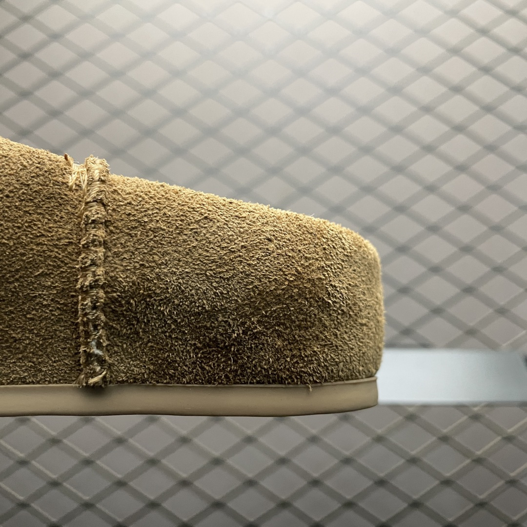 图片[4]-X1版 UGG Elea Slip-On 轻薄一脚蹬 1171390 居家 办公室 空调房室内 易搭配超时髦大长腿福利款 鞋头到鞋垫真羊皮毛一体 带防水工艺 区别市面任何版本 独立原版开发大底 羊绒鞋垫 冬季保暖外出 家居都是很适合的选择 近年uug推出款式系列 局部偏向年轻消费者喜好 也走到时尚潮流穿搭的前沿 鞋身材质 防泼水涂层翻毛皮鞋面 17毫米UGGPURE植入式羊毛内底 轻便防滑舒适橡胶外底 全套包装 尺码： 35 36 37 38 39 40-选品中心