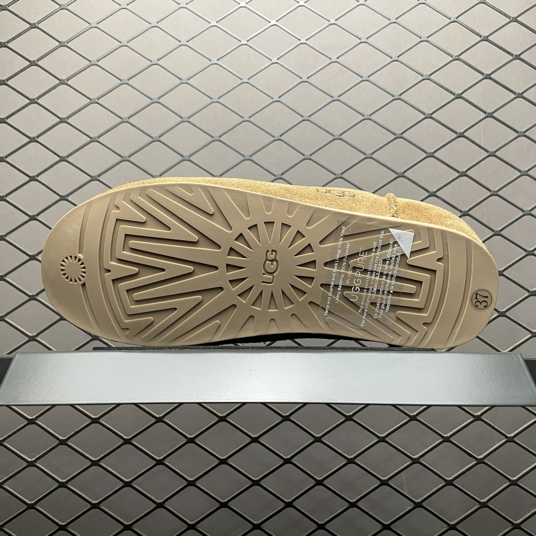 图片[5]-X1版 UGG Elea Slip-On 轻薄一脚蹬 1171390 居家 办公室 空调房室内 易搭配超时髦大长腿福利款 鞋头到鞋垫真羊皮毛一体 带防水工艺 区别市面任何版本 独立原版开发大底 羊绒鞋垫 冬季保暖外出 家居都是很适合的选择 近年uug推出款式系列 局部偏向年轻消费者喜好 也走到时尚潮流穿搭的前沿 鞋身材质 防泼水涂层翻毛皮鞋面 17毫米UGGPURE植入式羊毛内底 轻便防滑舒适橡胶外底 全套包装 尺码： 35 36 37 38 39 40-选品中心