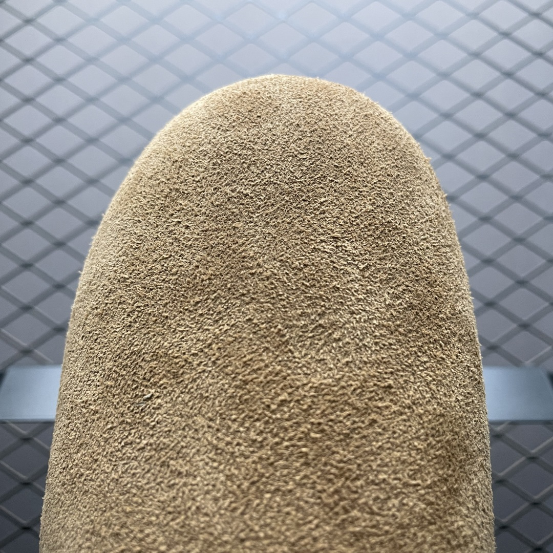 图片[7]-X1版 UGG Elea Slip-On 轻薄一脚蹬 1171390 居家 办公室 空调房室内 易搭配超时髦大长腿福利款 鞋头到鞋垫真羊皮毛一体 带防水工艺 区别市面任何版本 独立原版开发大底 羊绒鞋垫 冬季保暖外出 家居都是很适合的选择 近年uug推出款式系列 局部偏向年轻消费者喜好 也走到时尚潮流穿搭的前沿 鞋身材质 防泼水涂层翻毛皮鞋面 17毫米UGGPURE植入式羊毛内底 轻便防滑舒适橡胶外底 全套包装 尺码： 35 36 37 38 39 40-选品中心