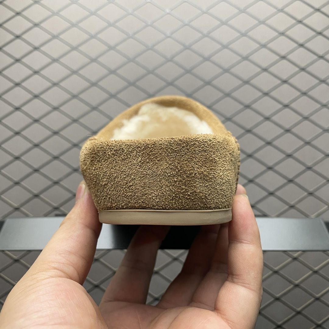 图片[2]-X1版 UGG Elea Slip-On 轻薄一脚蹬 1171390 居家 办公室 空调房室内 易搭配超时髦大长腿福利款 鞋头到鞋垫真羊皮毛一体 带防水工艺 区别市面任何版本 独立原版开发大底 羊绒鞋垫 冬季保暖外出 家居都是很适合的选择 近年uug推出款式系列 局部偏向年轻消费者喜好 也走到时尚潮流穿搭的前沿 鞋身材质 防泼水涂层翻毛皮鞋面 17毫米UGGPURE植入式羊毛内底 轻便防滑舒适橡胶外底 全套包装 尺码： 35 36 37 38 39 40-选品中心