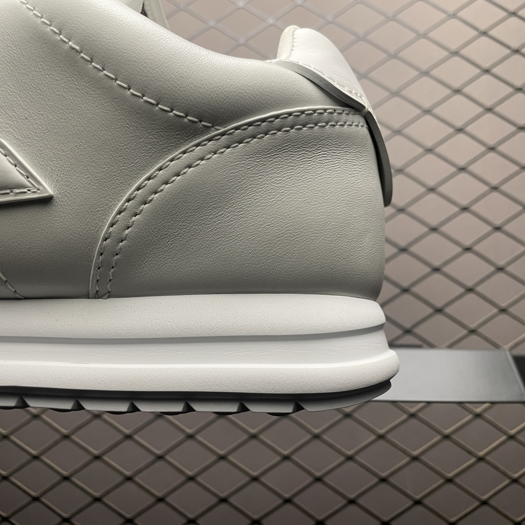 图片[4]-Nigo x Louis Vuitton 路易威登 LV Buttersoft 阿甘鞋 低帮休闲面包鞋 海淘代购同渠道品质 高端零售 外贸充正专供 原版购入开发 全鞋羊皮➕牛皮鞋面 ZP级全套包装 完美楦型 正确卡色 大底TPU 质感媲美原版 细节与原版一致 请注意区分市面通货材 尺码：36 37 38 39 40 41 42 43 44 45 46-选品中心