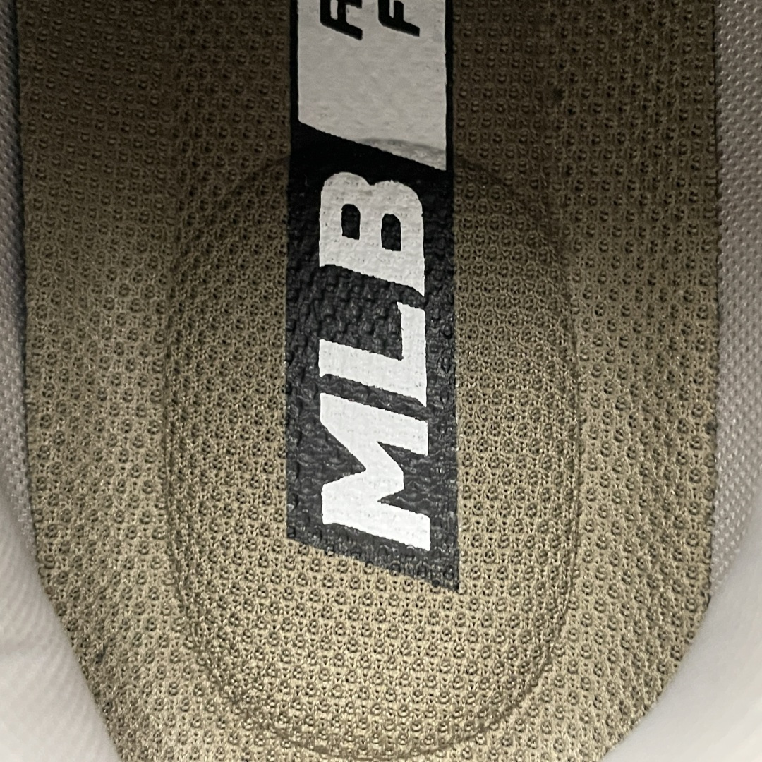 图片[8]-网红爆款 MLB Curve Runner Enamel 低帮休闲凉鞋 原厂防伪吊牌 尺码：36 36.5 37.5 38 38.5 39 40 40.5 41 42 42.5 43 44 44.5 45-选品中心