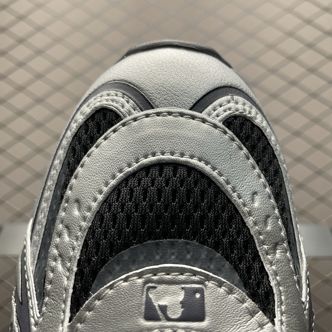 图片[7]-网红爆款 MLB Curve Runner Enamel 低帮休闲凉鞋 原厂防伪吊牌 尺码：36 36.5 37.5 38 38.5 39 40 40.5 41 42 42.5 43 44 44.5 45-选品中心