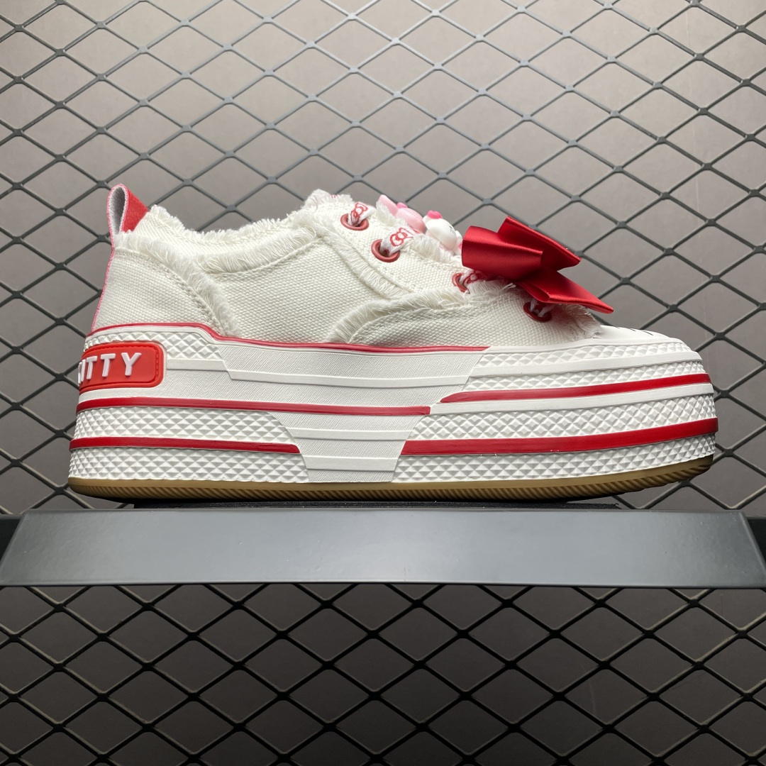 图片[3]-Sanrio 三丽鸥 x OLD ORDER 联名限定 凯蒂粉蓝 6.5CM 厚底增高帆布鞋 马卡龙 鞋身满印的Hello Kitty凯蒂猫图案真的好可爱 粉蓝色系的毛边设计满满小香风氛围感 脚感蛮舒适的不磨脚，搭配清新干净 小个子也能拥有大长腿 出街穿这双回头率拉满了 氛围感就够了 日常穿搭也很出彩啦 尺码：35 36 37 38 39 40-选品中心