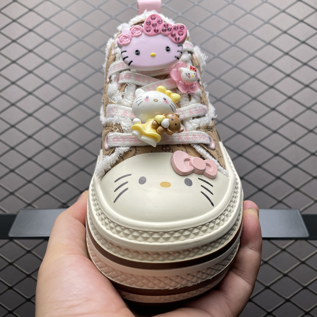 图片[9]-Sanrio 三丽鸥 x OLD ORDER 联名限定 凯蒂粉蓝 6.5CM 厚底增高帆布鞋 马卡龙 鞋身满印的Hello Kitty凯蒂猫图案真的好可爱 粉蓝色系的毛边设计满满小香风氛围感 脚感蛮舒适的不磨脚，搭配清新干净 小个子也能拥有大长腿 出街穿这双回头率拉满了 氛围感就够了 日常穿搭也很出彩啦 尺码：35 36 37 38 39 40-选品中心