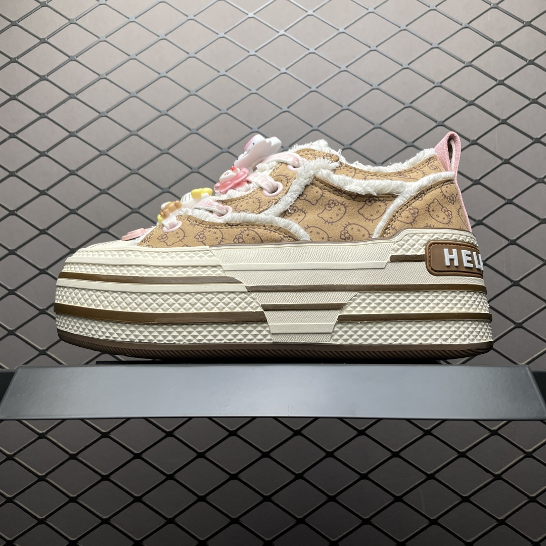 Sanrio 三丽鸥 x OLD ORDER 联名限定 凯蒂粉蓝 6.5CM 厚底增高帆布鞋 马卡龙 鞋身满印的Hello Kitty凯蒂猫图案真的好可爱 粉蓝色系的毛边设计满满小香风氛围感 脚感蛮舒适的不磨脚，搭配清新干净 小个子也能拥有大长腿 出街穿这双回头率拉满了 氛围感就够了 日常穿搭也很出彩啦 尺码：35 36 37 38 39 40-选品中心