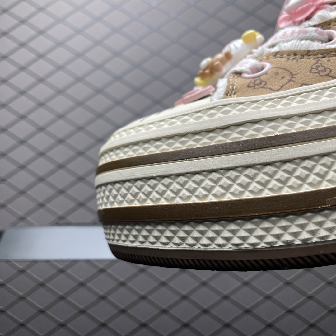 图片[6]-Sanrio 三丽鸥 x OLD ORDER 联名限定 凯蒂粉蓝 6.5CM 厚底增高帆布鞋 马卡龙 鞋身满印的Hello Kitty凯蒂猫图案真的好可爱 粉蓝色系的毛边设计满满小香风氛围感 脚感蛮舒适的不磨脚，搭配清新干净 小个子也能拥有大长腿 出街穿这双回头率拉满了 氛围感就够了 日常穿搭也很出彩啦 尺码：35 36 37 38 39 40-选品中心