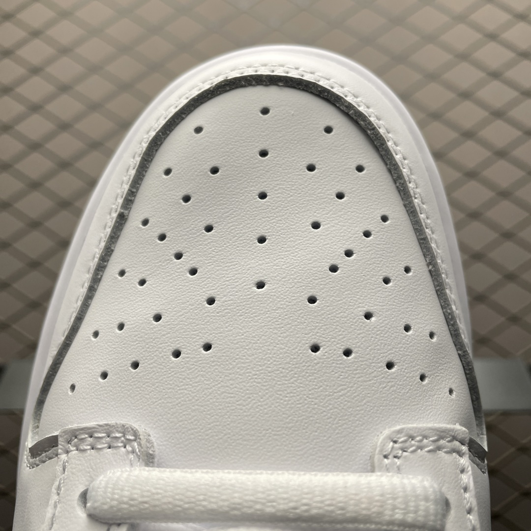 图片[7]-Supreme x NK Dunk Low SUP联名款 低帮休闲滑板鞋 HQ8487-100 原材料麂皮打造 原鞋开发 版型完美 头部大厂打造 品质毋庸置疑 实拍所见即所得 尺码：36 36.5 37.5 38 38.5 39 40 40.5 41 42 42.5 43 44 44.5 45 46 47.5-选品中心