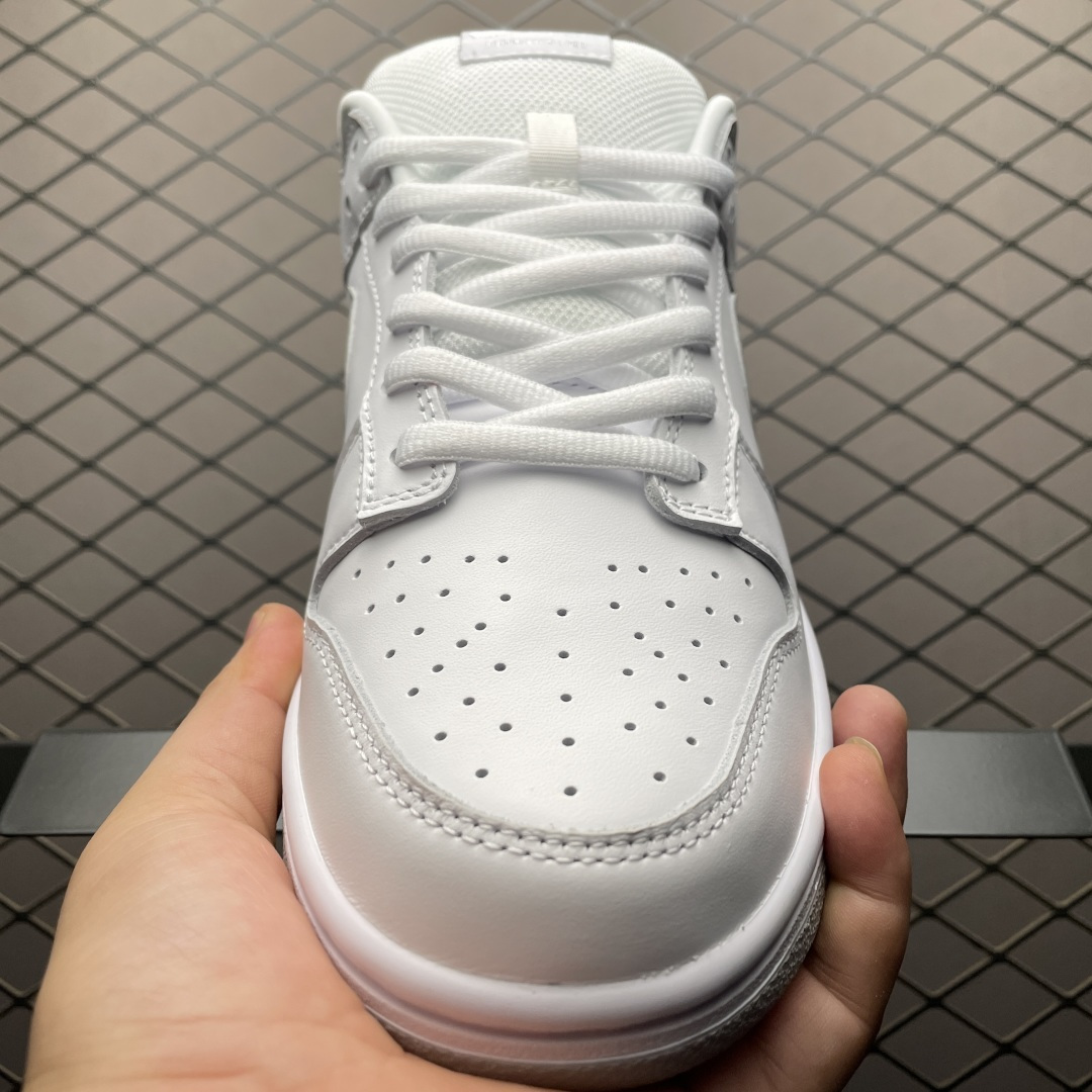 图片[9]-Supreme x NK Dunk Low SUP联名款 低帮休闲滑板鞋 HQ8487-100 原材料麂皮打造 原鞋开发 版型完美 头部大厂打造 品质毋庸置疑 实拍所见即所得 尺码：36 36.5 37.5 38 38.5 39 40 40.5 41 42 42.5 43 44 44.5 45 46 47.5-选品中心