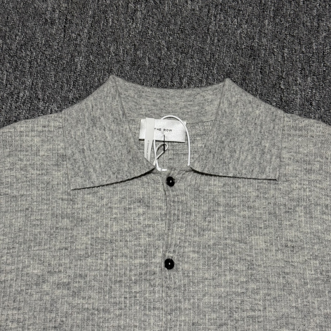 图片[2]-S# The Row 老钱风 羊毛混纺华夫格开衫外套 真正原版购回开发打版 高端零售专供 品质保证 100%放心出街 尺码：S M L (不系扣子可以不用考虑体重)-选品中心