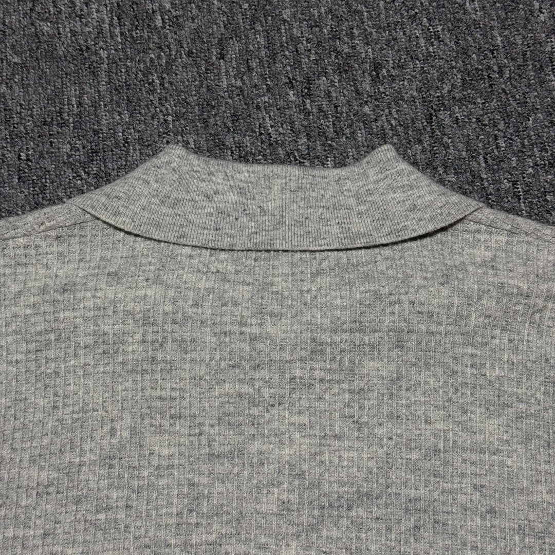 图片[8]-S# The Row 老钱风 羊毛混纺华夫格开衫外套 真正原版购回开发打版 高端零售专供 品质保证 100%放心出街 尺码：S M L (不系扣子可以不用考虑体重)-选品中心