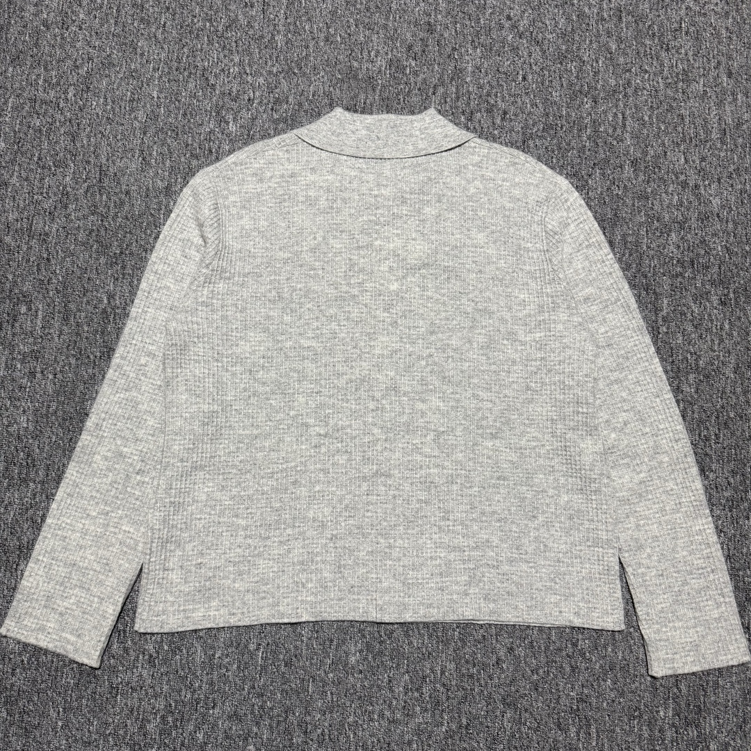 图片[3]-S# The Row 老钱风 羊毛混纺华夫格开衫外套 真正原版购回开发打版 高端零售专供 品质保证 100%放心出街 尺码：S M L (不系扣子可以不用考虑体重)-选品中心