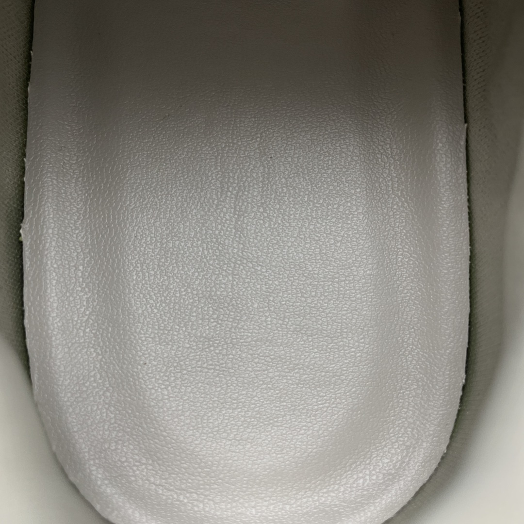 图片[8]-GG-CC 2025 反叛星球 8cm厚底增高 秋冬新款做旧老爹鞋 鞋子颜色很好看上脚舒适 走路不累，通勤出门旅游拍照都非常出片 鞋底自带增高效果，穿上秒变大长腿 原版吸模气垫鞋底防滑耐磨 尺码：35 36 37 38 39 40-选品中心