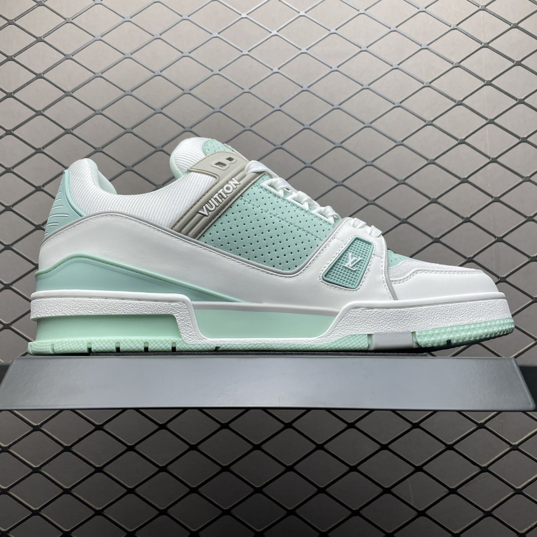 图片[3]-Louis Vuitton 路易威登 LV Trainer 低帮休闲板鞋 海淘代购同渠道品质 高端零售 外贸充正专供 原版购入开发 ZP级全套包装 完美楦型 正确卡色 大底TPU 质感媲美原版 细节与原版一致 请注意区分市面通货材 尺码：38 39 40 41 42 43 44 45 46-选品中心