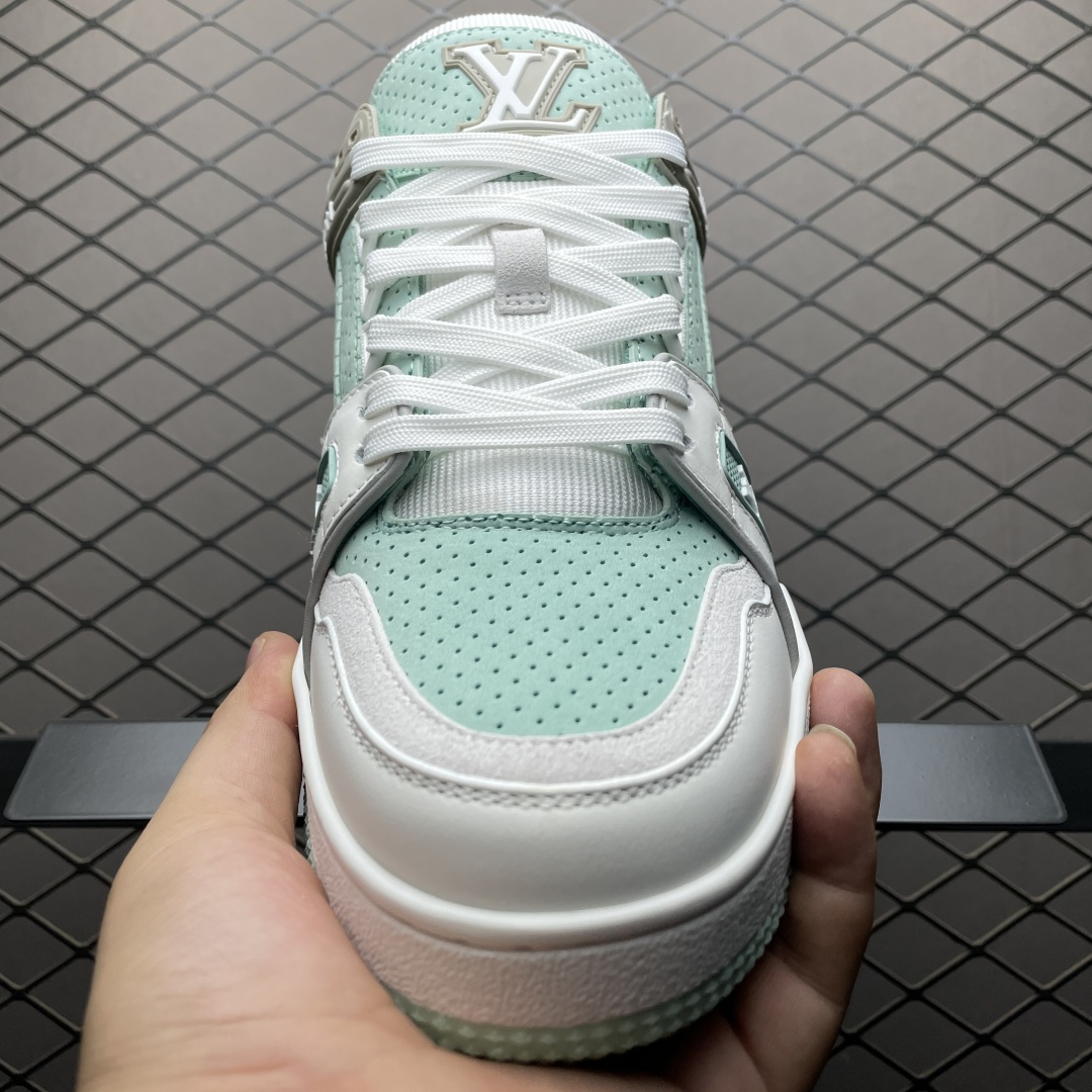 图片[9]-Louis Vuitton 路易威登 LV Trainer 低帮休闲板鞋 海淘代购同渠道品质 高端零售 外贸充正专供 原版购入开发 ZP级全套包装 完美楦型 正确卡色 大底TPU 质感媲美原版 细节与原版一致 请注意区分市面通货材 尺码：38 39 40 41 42 43 44 45 46-选品中心