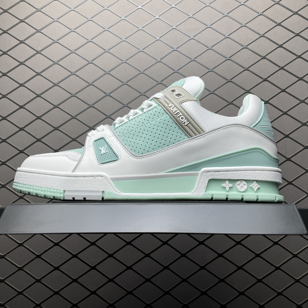 Louis Vuitton 路易威登 LV Trainer 低帮休闲板鞋 海淘代购同渠道品质 高端零售 外贸充正专供 原版购入开发 ZP级全套包装 完美楦型 正确卡色 大底TPU 质感媲美原版 细节与原版一致 请注意区分市面通货材 尺码：38 39 40 41 42 43 44 45 46-选品中心