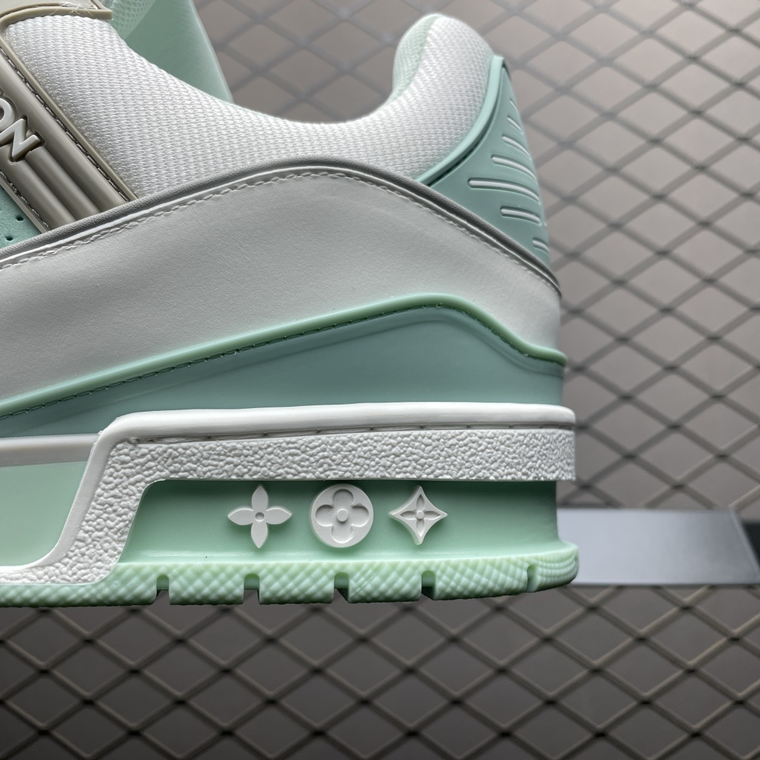 图片[4]-Louis Vuitton 路易威登 LV Trainer 低帮休闲板鞋 海淘代购同渠道品质 高端零售 外贸充正专供 原版购入开发 ZP级全套包装 完美楦型 正确卡色 大底TPU 质感媲美原版 细节与原版一致 请注意区分市面通货材 尺码：38 39 40 41 42 43 44 45 46-选品中心