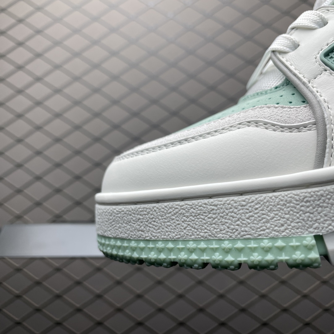 图片[6]-Louis Vuitton 路易威登 LV Trainer 低帮休闲板鞋 海淘代购同渠道品质 高端零售 外贸充正专供 原版购入开发 ZP级全套包装 完美楦型 正确卡色 大底TPU 质感媲美原版 细节与原版一致 请注意区分市面通货材 尺码：38 39 40 41 42 43 44 45 46-选品中心