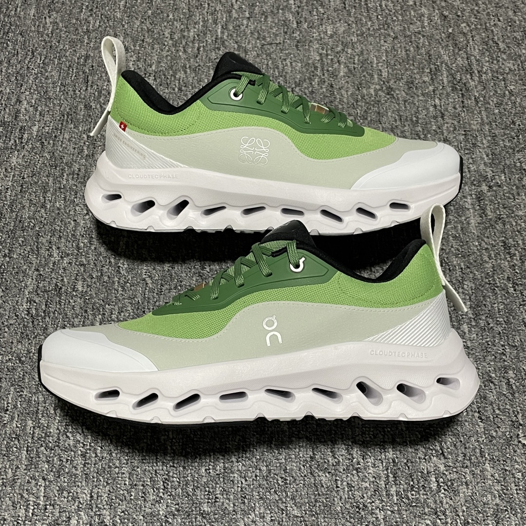 图片[2]-纯原版 Loewe x ON 罗意威昂跑联名 Cloudtilt 2.0 系列 L929282X17-4102 市售最高品质出货 全系列配色均原鞋购入开发打造 全新独立私模 高端零售 外贸平台充正品质 独家定制全套包装 内含防尘袋一个 注意：售后需完整退回 尺码：36 36.5 37 38 38.5 39 40 40.5 41 42 42.5 43 44 44.5 45 46（男鞋先出 女鞋后续）-选品中心