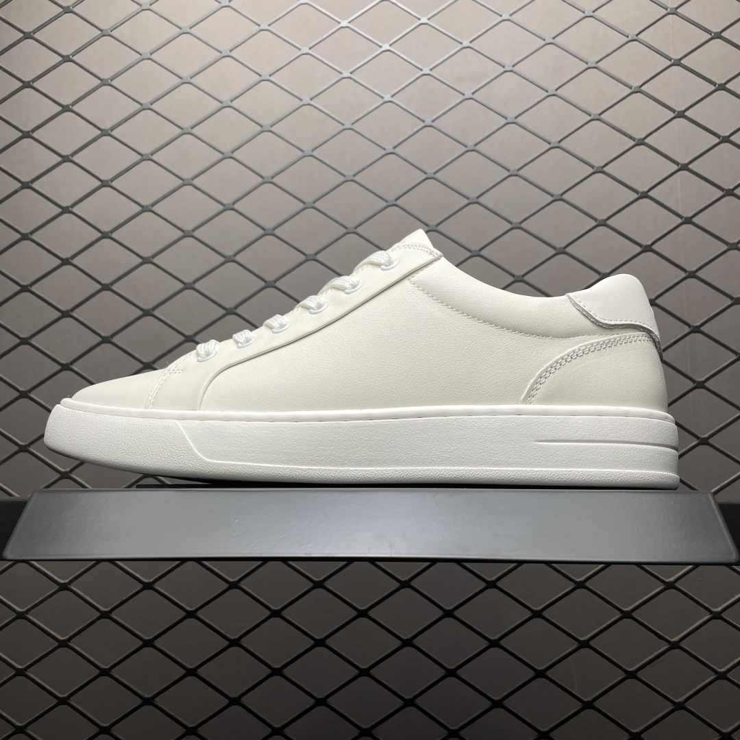 ECCO 爱步 新款真皮舒适时尚休闲板鞋 柔酷7号系列新品 鞋面采用ECCO家族工艺牛皮革 纹理自然，细