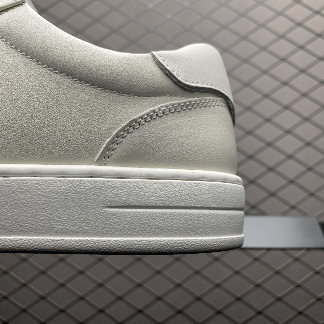 ECCO 爱步 新款真皮舒适时尚休闲板鞋 柔酷7号系列新品 鞋面采用ECCO家族工艺牛皮革 纹理自然，细