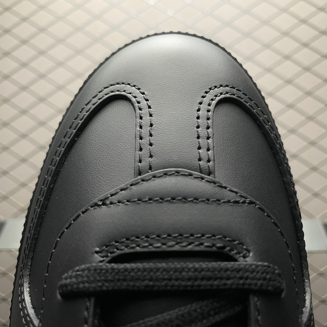 图片[7]-Dior 迪奥 B01 老钱风 低帮休闲板鞋 海淘代购同渠道品质 原版购入开发 私模大底 进口牛皮鞋面（内里胎牛皮）打造 高端零售 外贸充正专供 ZP级全套包装 完美楦型 正确卡色 质感媲美原版 细节与原版一致 请注意区分市面通货材 尺码：38 39 40 41 42 43 44 45 46-选品中心