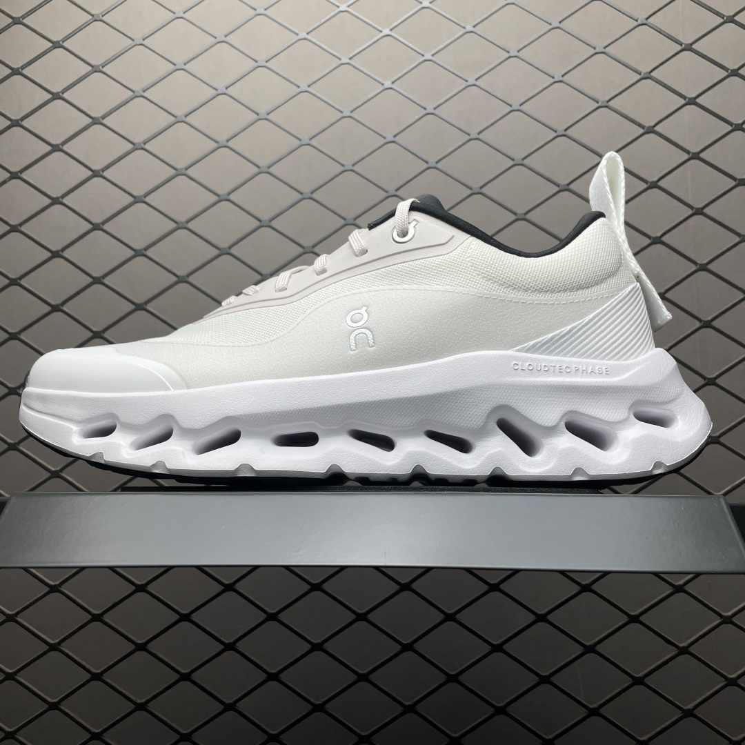 纯原版 Loewe x ON 罗意威昂跑联名 Cloudtilt 2.0 系列 3ME10692979 市售最高品质出货 全系列配色均原鞋购入开发打造 全新独立私模 高端零售 外贸平台充正品质 独家定制全套包装 内含防尘袋一个 注意：售后需完整退回 尺码：36 36.5 37 38 38.5 39 40 40.5 41 42 42.5 43 44 44.5 45 46-选品中心