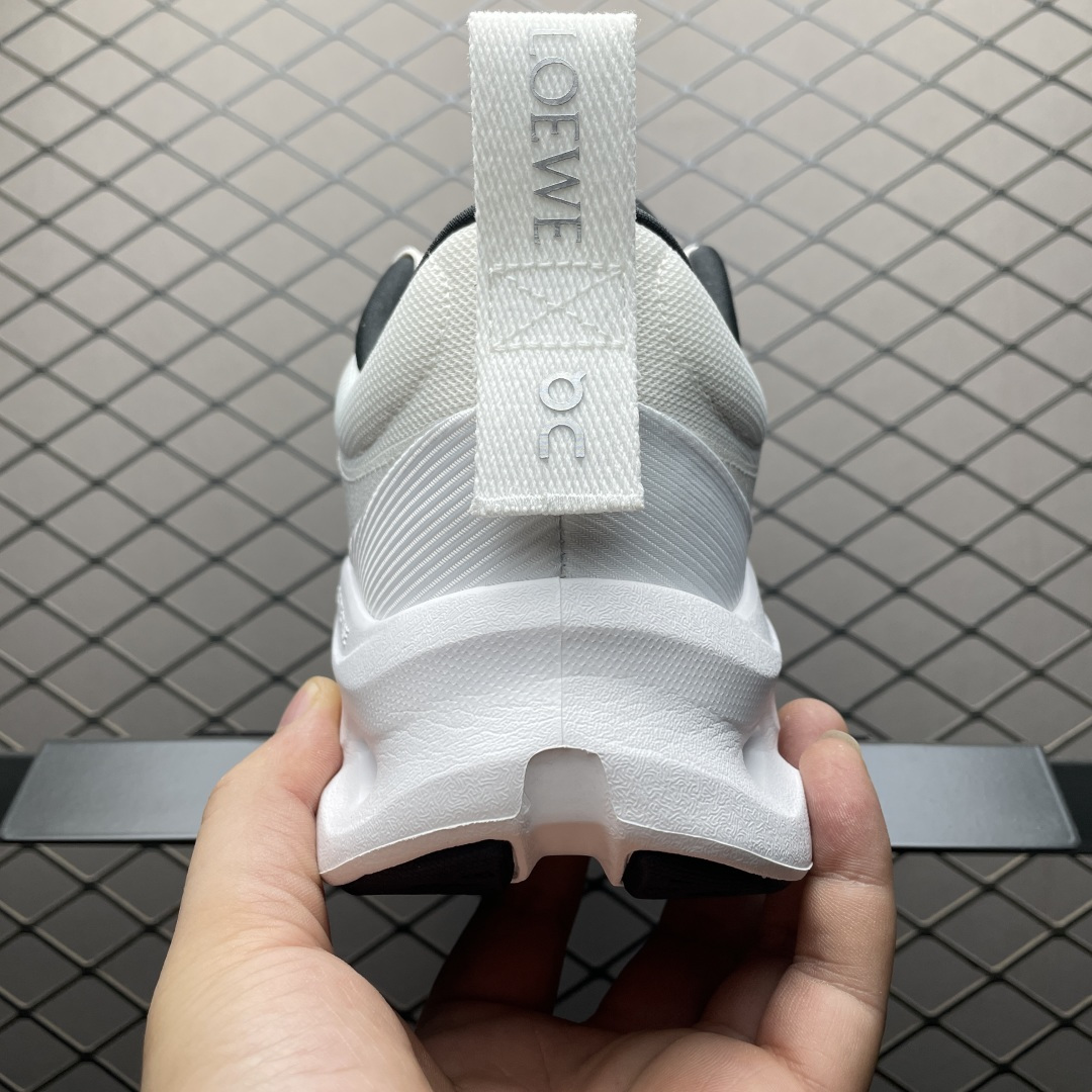 图片[2]-纯原版 Loewe x ON 罗意威昂跑联名 Cloudtilt 2.0 系列 3ME10692979 市售最高品质出货 全系列配色均原鞋购入开发打造 全新独立私模 高端零售 外贸平台充正品质 独家定制全套包装 内含防尘袋一个 注意：售后需完整退回 尺码：36 36.5 37 38 38.5 39 40 40.5 41 42 42.5 43 44 44.5 45 46-选品中心