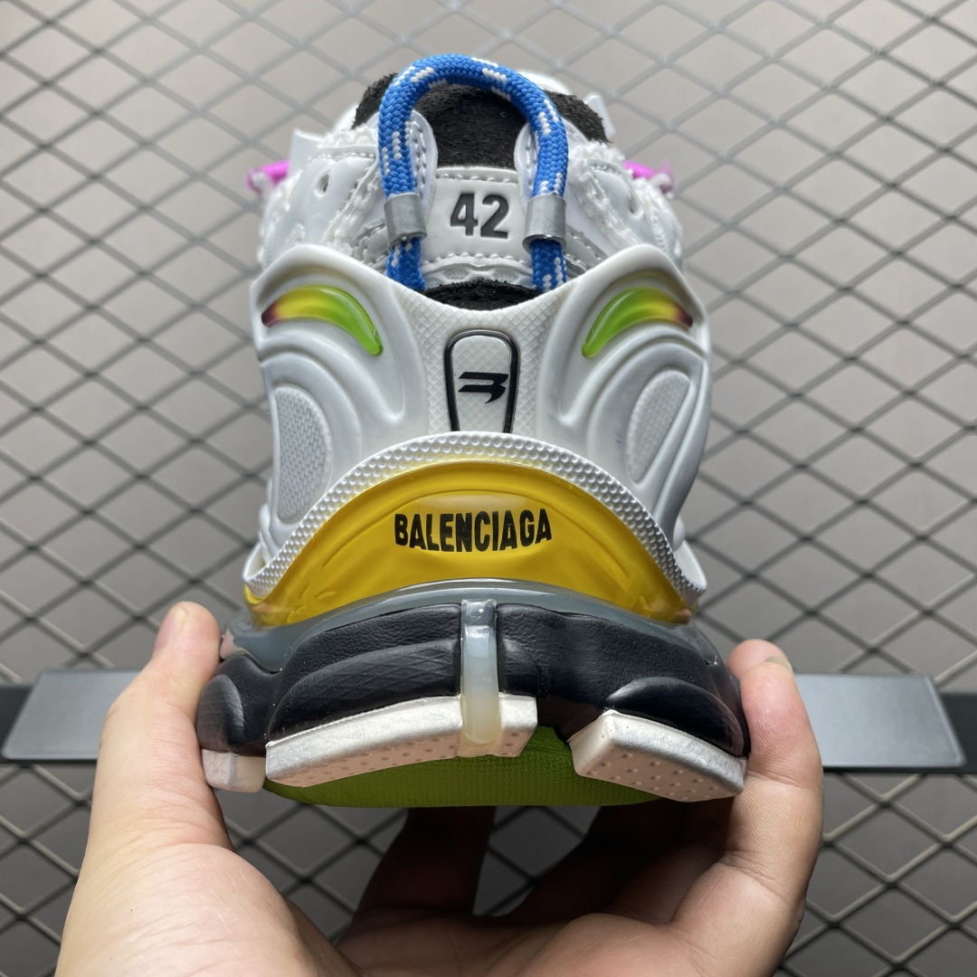 图片[2]-Balenciaga 巴黎世家 Runner 破坏风 手工做旧款复古老爹鞋 该款是通过溢胶 做旧 缝线等细节 展示了设计师 Demna的运动鞋风格 传递复古感 后侧板 翘起的鞋头 展示了 Demna 在结构上的未来构想 尺码：35 36 37 38 39 40 41 42 43 44 45 46-选品中心