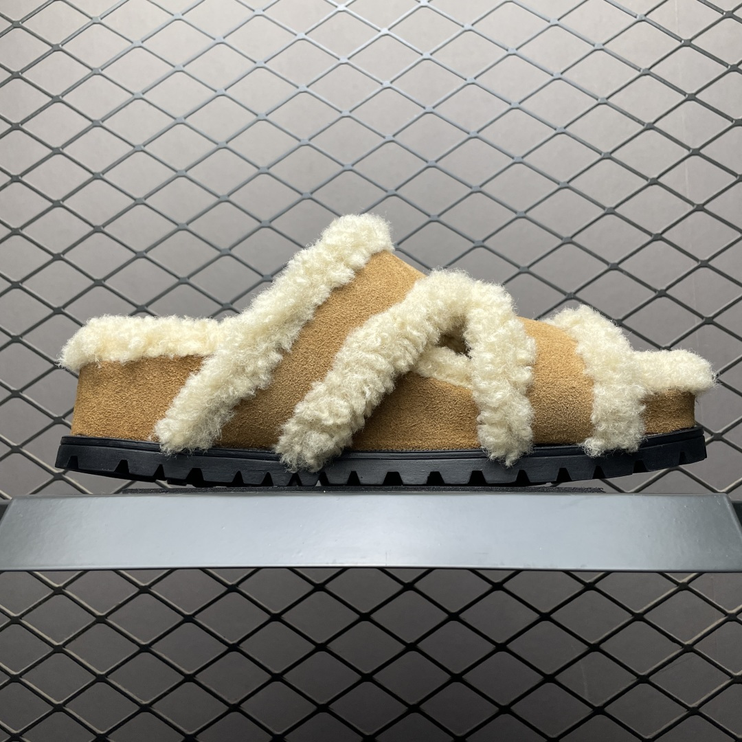 图片[3]-GG-CC 2025 路易暖茶 秋冬新款 5.5CM 厚底增高 百搭勃肯半拖鞋 这款毛毛拖采用了柔软的绒毛材质，搭配上经典的棕色设计，既温暖又充满时尚感 厚实的绒毛不仅提供了极佳的保暖效果，还让你的双脚享受极致的舒适 尺码：35 36 37 38 39 40-选品中心