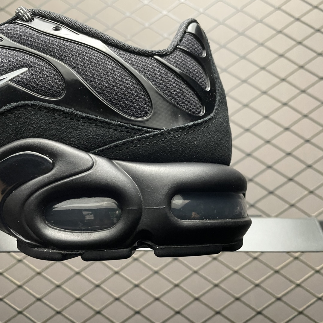 图片[4]-PB版 NK Air Max Plus TN 复古气垫跑鞋 DZ4509-001 大厂出品 多道QC标准品控质检 整体配色采用撞色妆点 鞋面网眼布和皮革材质打造 中底搭载 Air Max 科技 保证了日常穿着的缓震性！鞋垫处和鞋后跟印有 TN 字样 彰显鞋款身份 尺码：36 36.5 37.5 38 38.5 39 40 40.5 41 42 42.5 43 44 44.5 45 46-选品中心