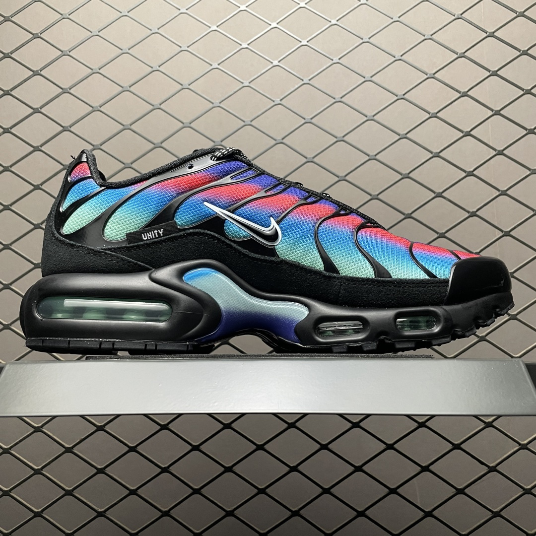 图片[3]-PB版 NK Air Max Plus TN 复古气垫跑鞋 DZ4509-001 大厂出品 多道QC标准品控质检 整体配色采用撞色妆点 鞋面网眼布和皮革材质打造 中底搭载 Air Max 科技 保证了日常穿着的缓震性！鞋垫处和鞋后跟印有 TN 字样 彰显鞋款身份 尺码：36 36.5 37.5 38 38.5 39 40 40.5 41 42 42.5 43 44 44.5 45 46-选品中心