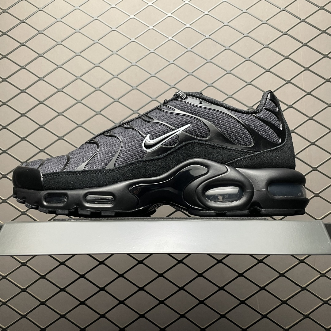 PB版 NK Air Max Plus TN 复古气垫跑鞋 DZ4509-001 大厂出品 多道QC标准品控质检 整体配色采用撞色妆点 鞋面网眼布和皮革材质打造 中底搭载 Air Max 科技 保证了日常穿着的缓震性！鞋垫处和鞋后跟印有 TN 字样 彰显鞋款身份 尺码：36 36.5 37.5 38 38.5 39 40 40.5 41 42 42.5 43 44 44.5 45 46-选品中心