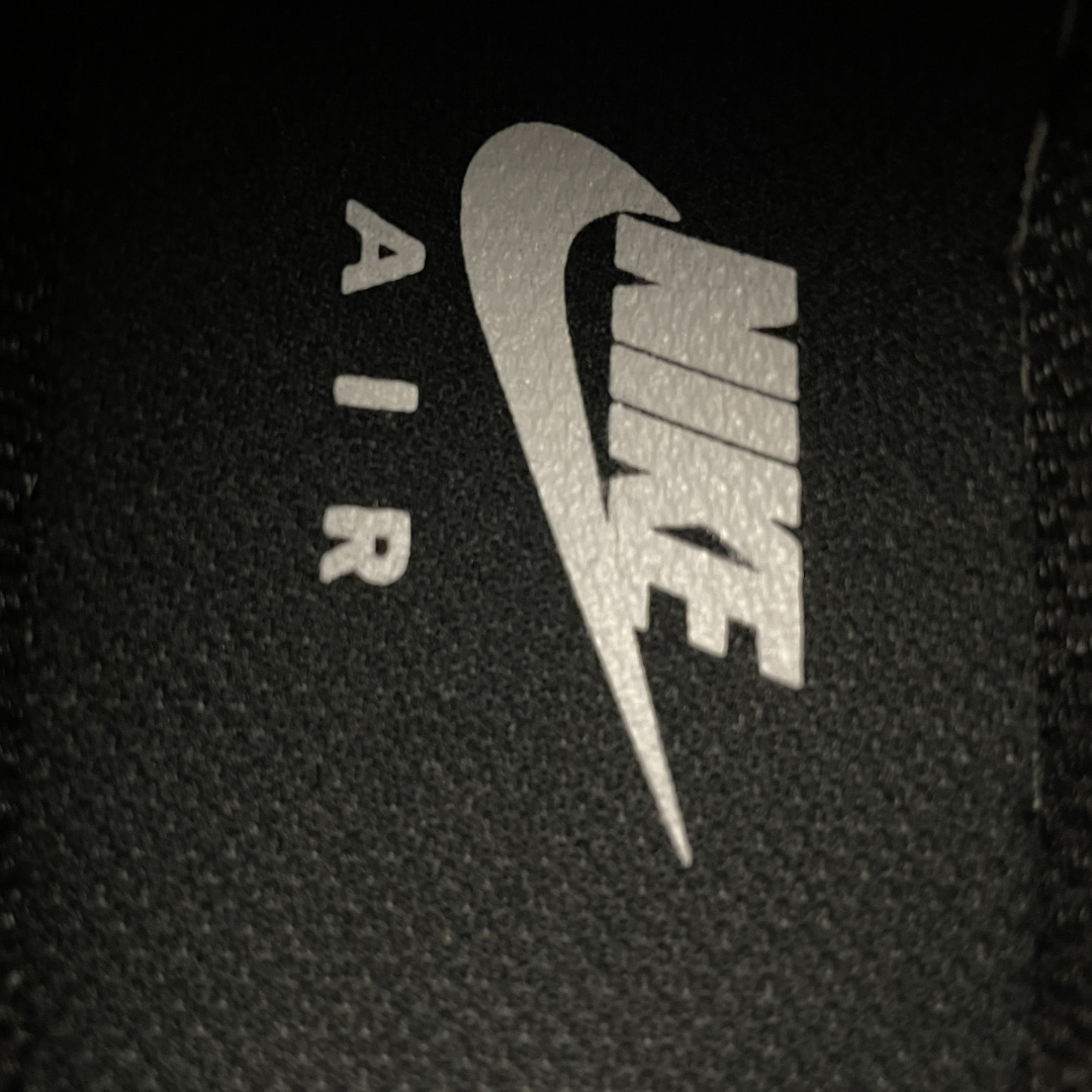 图片[8]-PB版 NK Air Max Plus TN 复古气垫跑鞋 DZ4509-001 大厂出品 多道QC标准品控质检 整体配色采用撞色妆点 鞋面网眼布和皮革材质打造 中底搭载 Air Max 科技 保证了日常穿着的缓震性！鞋垫处和鞋后跟印有 TN 字样 彰显鞋款身份 尺码：36 36.5 37.5 38 38.5 39 40 40.5 41 42 42.5 43 44 44.5 45 46-选品中心