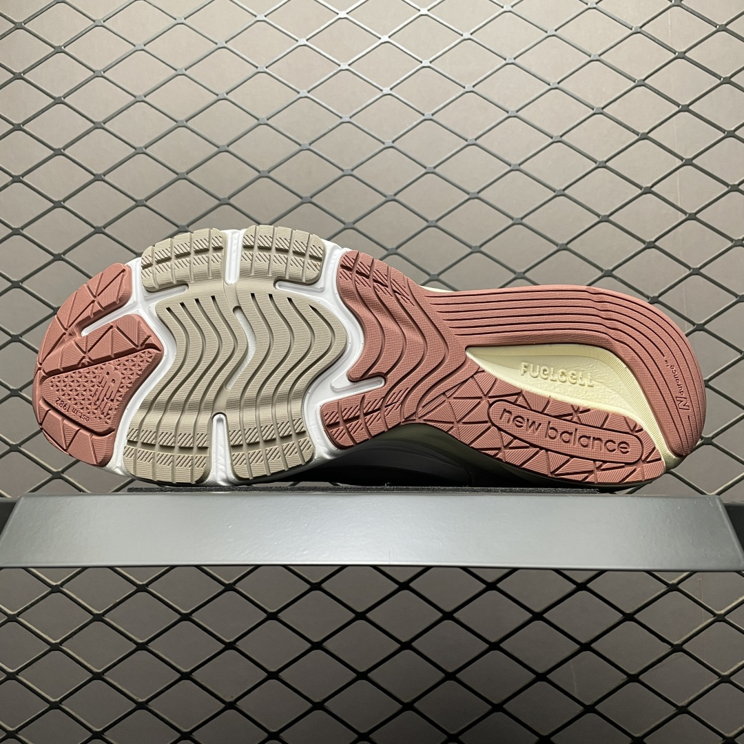 图片[5]-纯原 Loro Piano x New Balance 新百伦 U990LO6 LP联名款新百伦复古休闲跑步鞋 U990LP6 原鞋开发 新开独立私模大底 全网唯一正确组合大底 高端零售专供产物 尺码：36 37 37.5 38 38.5 39.5 40 40.5 41.5 42 42.5 43 44 44.5 45 45.5 46.5 47-选品中心