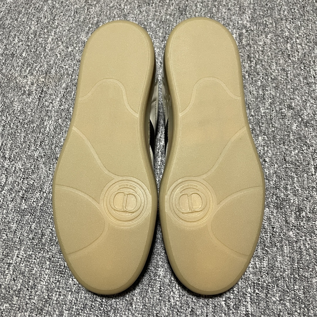 图片[3]-Dior 迪奥 B01 老钱风 低帮休闲板鞋 海淘代购同渠道品质 原版购入开发 私模大底 进口牛皮鞋面（内里胎牛皮）打造 高端零售 外贸充正专供 ZP级全套包装 完美楦型 正确卡色 质感媲美原版 细节与原版一致 请注意区分市面通货材 尺码：38 39 40 41 42 43 44 45 46-选品中心