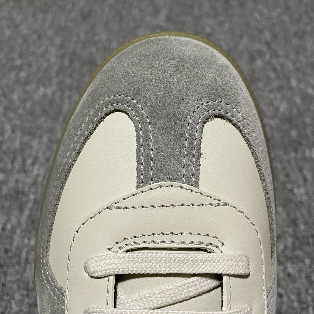 图片[7]-Dior 迪奥 B01 老钱风 低帮休闲板鞋 海淘代购同渠道品质 原版购入开发 私模大底 进口牛皮鞋面（内里胎牛皮）打造 高端零售 外贸充正专供 ZP级全套包装 完美楦型 正确卡色 质感媲美原版 细节与原版一致 请注意区分市面通货材 尺码：38 39 40 41 42 43 44 45 46-选品中心