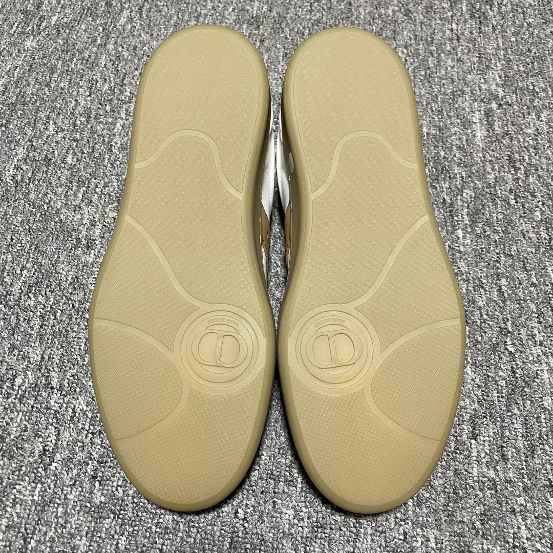 图片[3]-Dior 迪奥 B01 老钱风 低帮休闲板鞋 海淘代购同渠道品质 原版购入开发 私模大底 进口牛皮鞋面（内里胎牛皮）打造 高端零售 外贸充正专供 ZP级全套包装 完美楦型 正确卡色 质感媲美原版 细节与原版一致 请注意区分市面通货材 尺码：38 39 40 41 42 43 44 45 46-选品中心