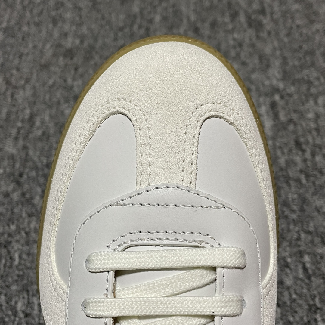 图片[7]-Dior 迪奥 B01 老钱风 低帮休闲板鞋 海淘代购同渠道品质 原版购入开发 私模大底 进口牛皮鞋面（内里胎牛皮）打造 高端零售 外贸充正专供 ZP级全套包装 完美楦型 正确卡色 质感媲美原版 细节与原版一致 请注意区分市面通货材 尺码：38 39 40 41 42 43 44 45 46-选品中心