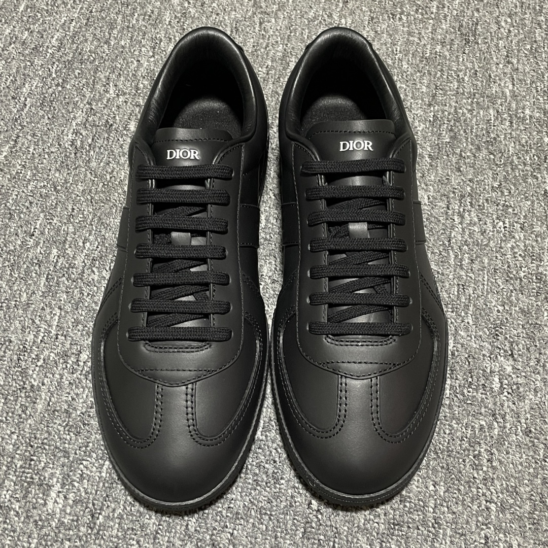 Dior 迪奥 B01 老钱风 低帮休闲板鞋 海淘代购同渠道品质 原版购入开发 私模大底 进口牛皮鞋面（内里胎牛皮）打造 高端零售 外贸充正专供 ZP级全套包装 完美楦型 正确卡色 质感媲美原版 细节与原版一致 请注意区分市面通货材 尺码：38 39 40 41 42 43 44 45 46-选品中心