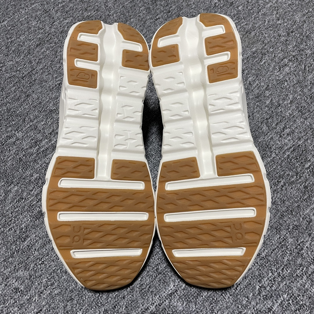 图片[3]-纯原版 Loewe x ON 罗意威昂跑联名 Cloudtilt 2.0 系列 L929282X29-3089 市售最高品质出货 全系列配色均原鞋购入开发打造 全新独立私模 高端零售 外贸平台充正品质 独家定制全套包装 内含防尘袋一个 注意：售后需完整退回 尺码：36 36.5 37 38 38.5 39 40 40.5 41 42 42.5 43 44 44.5 45 46-选品中心